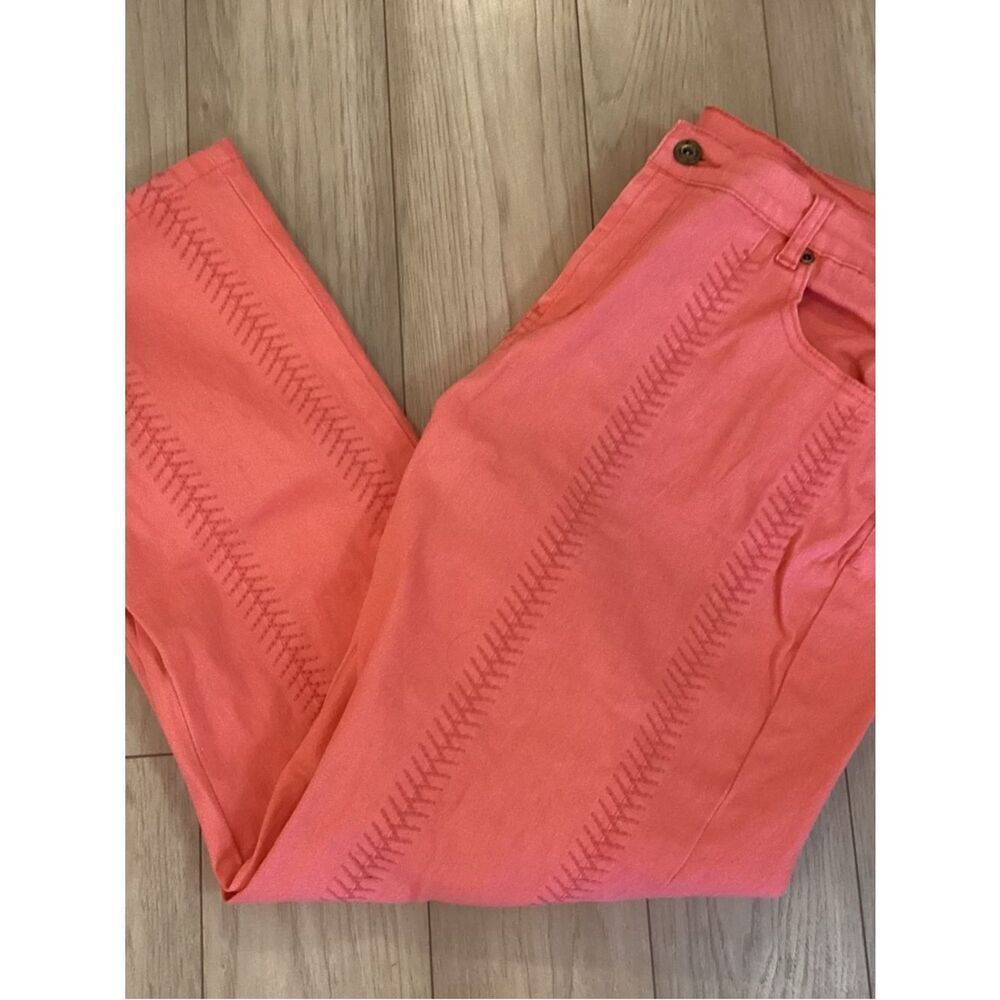 EUC. DG2 Women's 16WP Coral Embroidered 5 Pocket Stretch Jeans